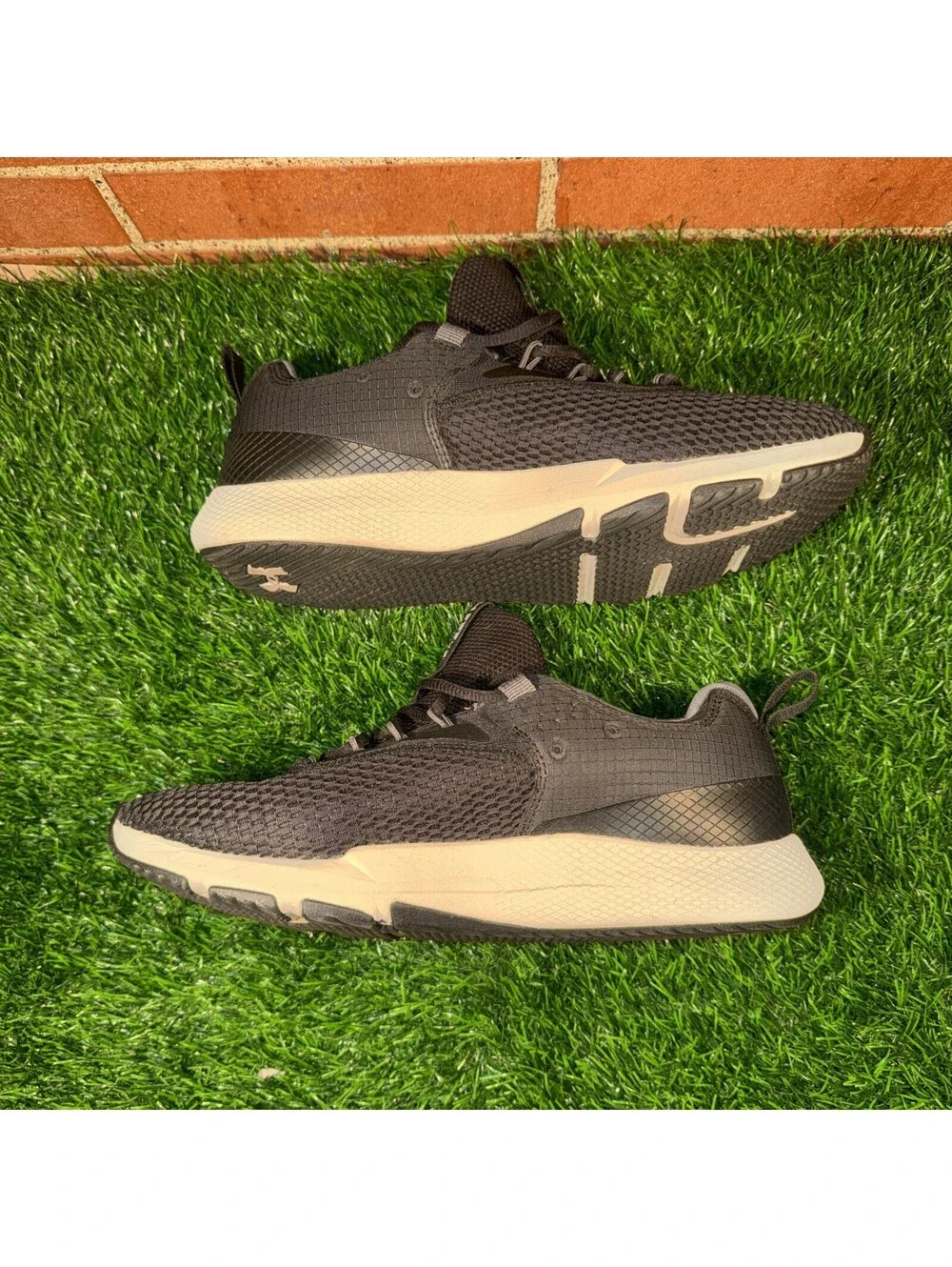 Size 9 - Under Armour Charged Focus Black Halo Grey